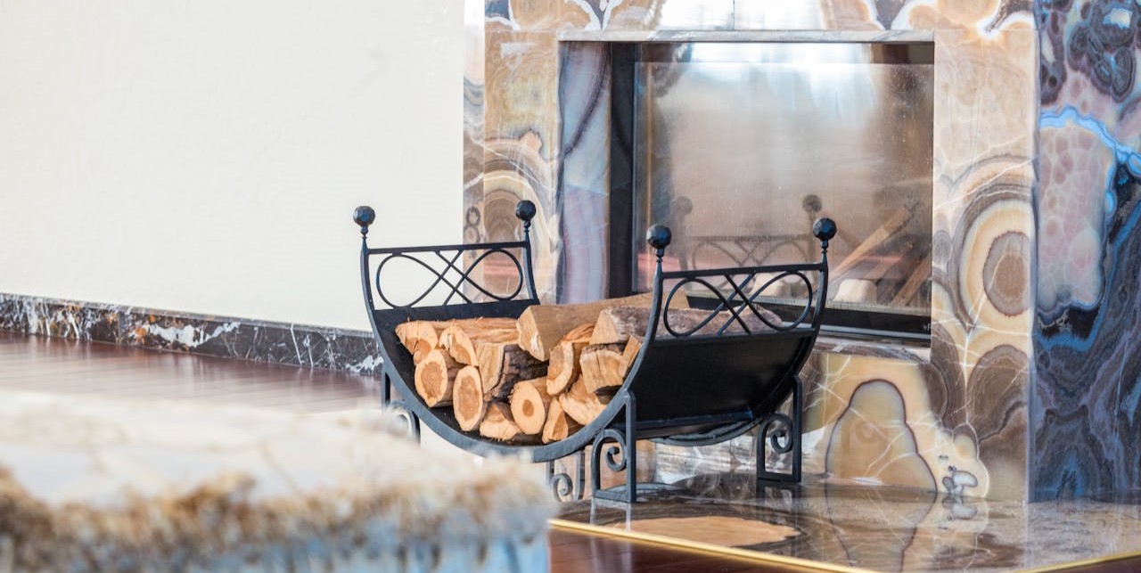 Czy montaż kominka wymaga pozwolenia lub zgłoszenia